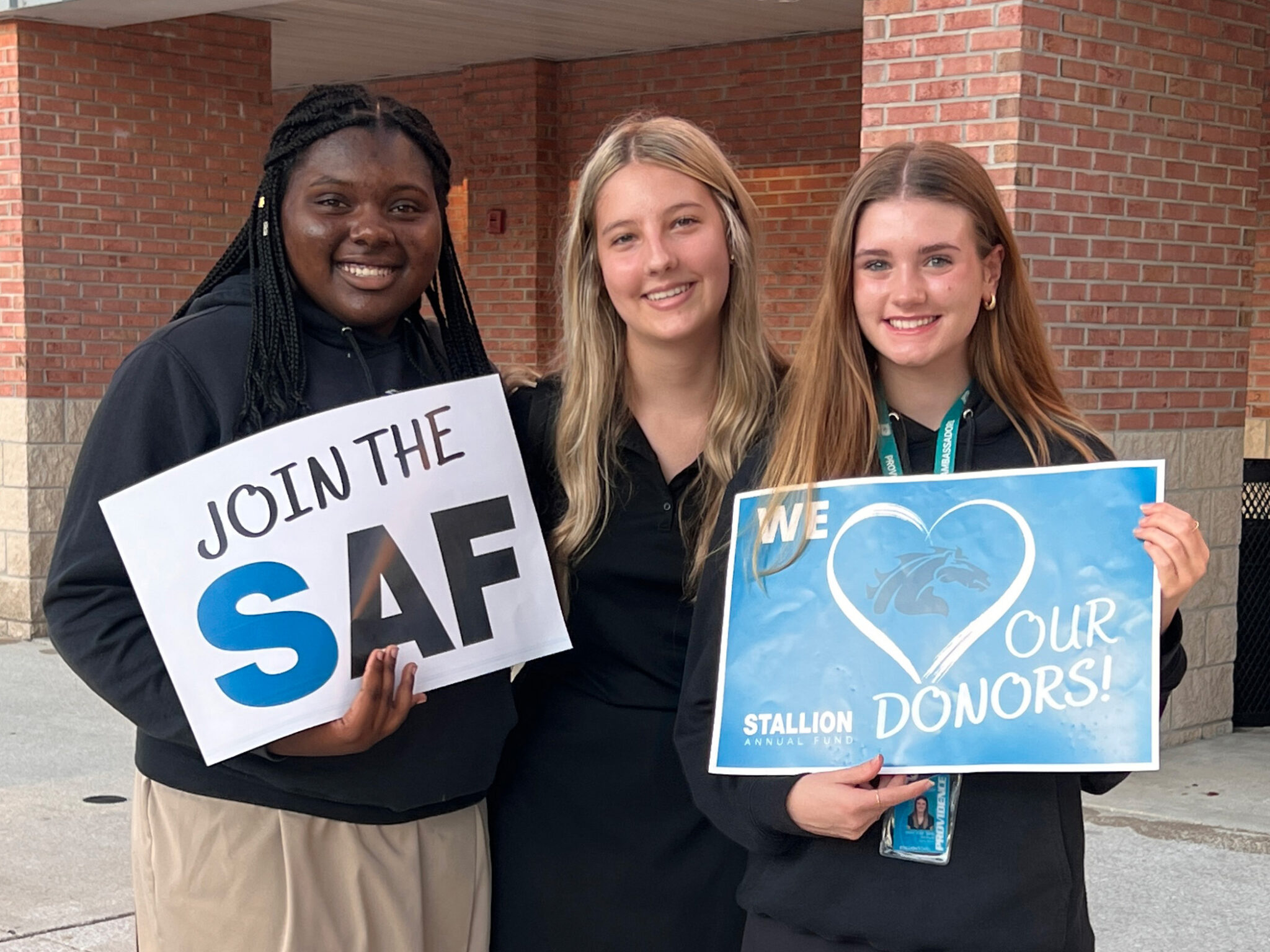 Spanish Honor Society Spreads Christmas Cheer